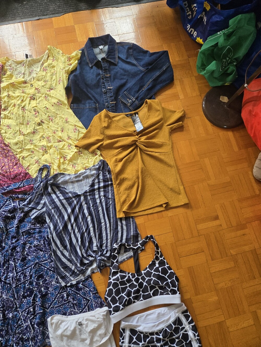 Big Bundle Of Summer Clothes Women Size Small. All Fenix, H&M, And More - Picture 3 of 16
